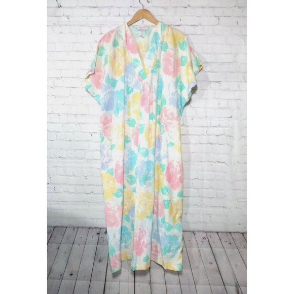 Dream Away Intimates & Sleepwear Vtg Dream Away White Floral